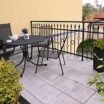 Apartment Luxusni S Empirovymi Freskami V Centru Caslavi *