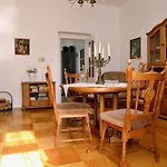 Luxusní S Empírovými Freskami V Centru čáslavi *