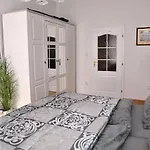 Luxusní S Empírovými Freskami V Centru čáslavi