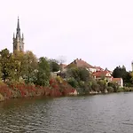 Luxusní S Empírovými Freskami V Centru čáslavi Apartmán