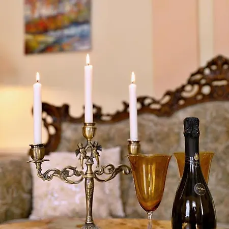 Luxusni S Empirovymi Freskami V Centru Caslavi Apartament Čáslav