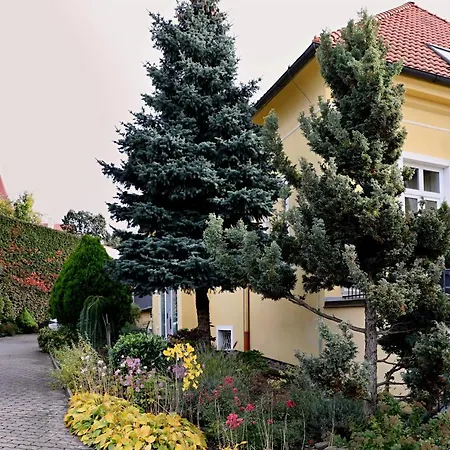 Apartment Luxusni S Empirovymi Freskami V Centru Caslavi *