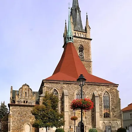 아파트 Luxusni S Empirovymi Freskami V Centru Caslavi *