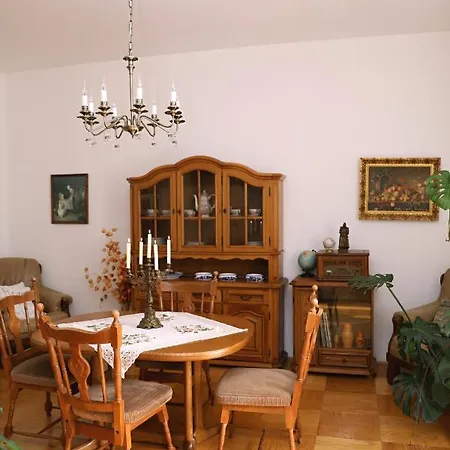 Luxusní S Empírovými Freskami V Centru čáslavi Čáslav
