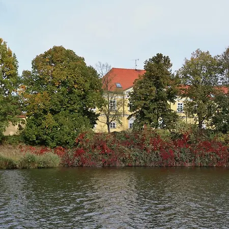 Apartament Luxusni S Empirovymi Freskami V Centru Caslavi