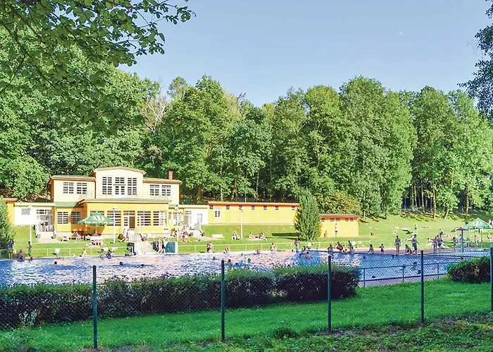 Luxusni S Empirovymi Freskami V Centru Caslavi *