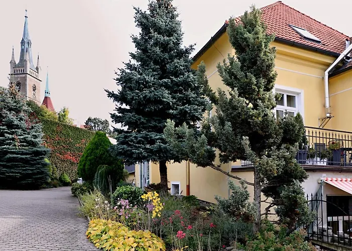 Apartment Luxusni S Empirovymi Freskami V Centru Caslavi *