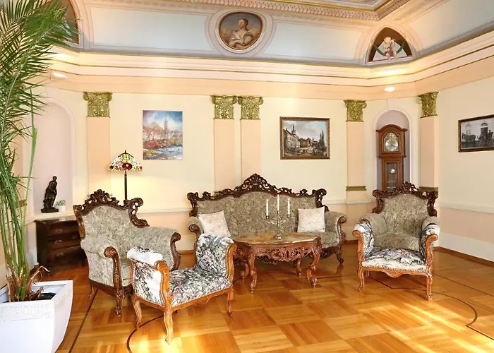 Apartment Luxusni S Empirovymi Freskami V Centru Caslavi Caslav