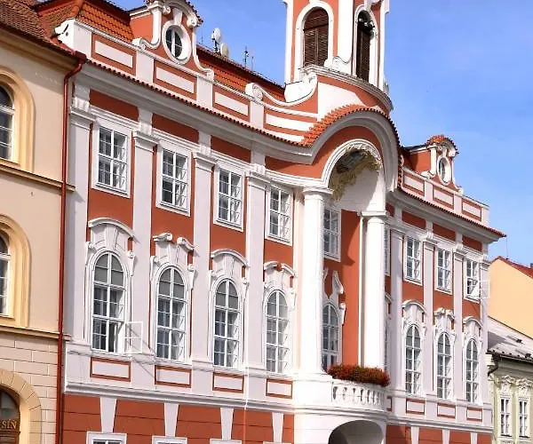 Apartment Luxusni S Empirovymi Freskami V Centru Caslavi *